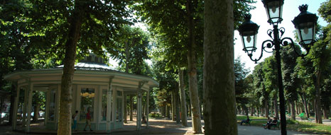 Excursiemogelijkheid tijdens de creatieve vakanties tekenen, schilderen, beeldhouwen bij Bleu et Vert in Le Phaux, Auvergne, Frankrijk