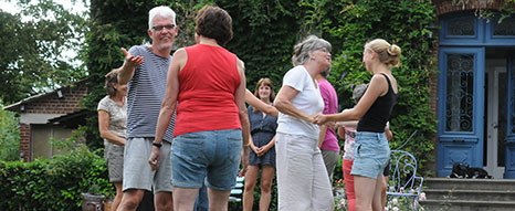 Doe mee aan een schildercursus of zangcursus bij Bleu et Vert in de Ardennen, Frankrijk